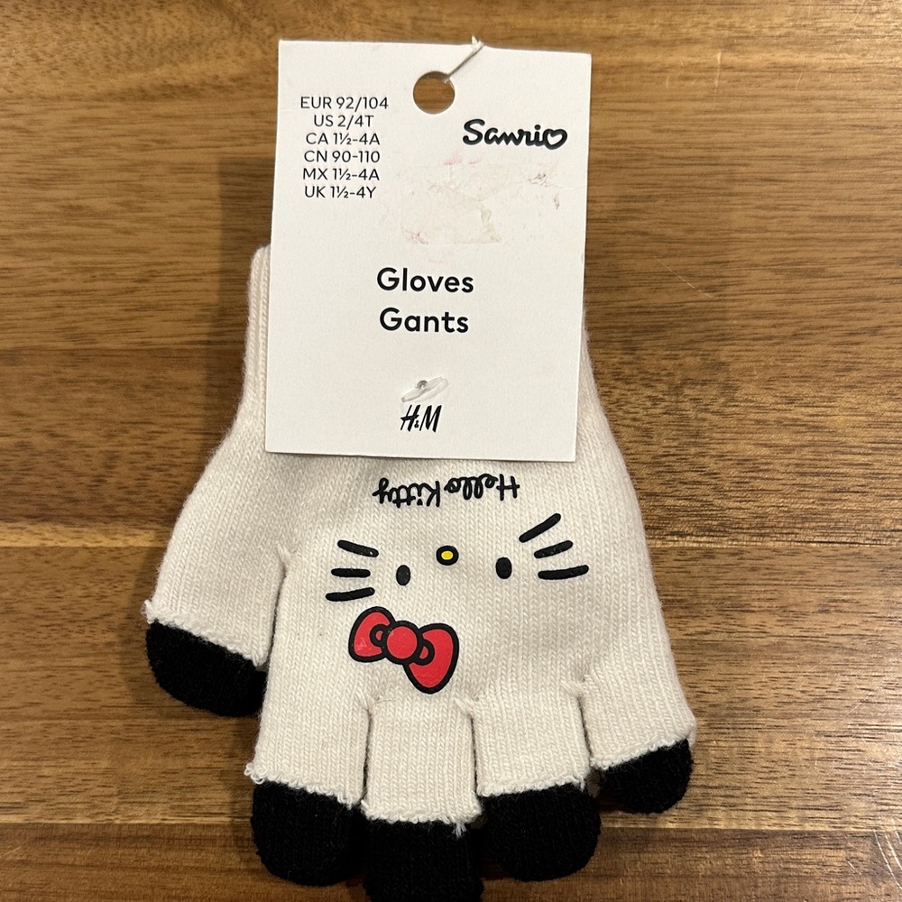 Sanrio Hello Kitty Kids Mittens